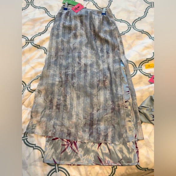 Top and Skirt Set - Picture 5 of 5